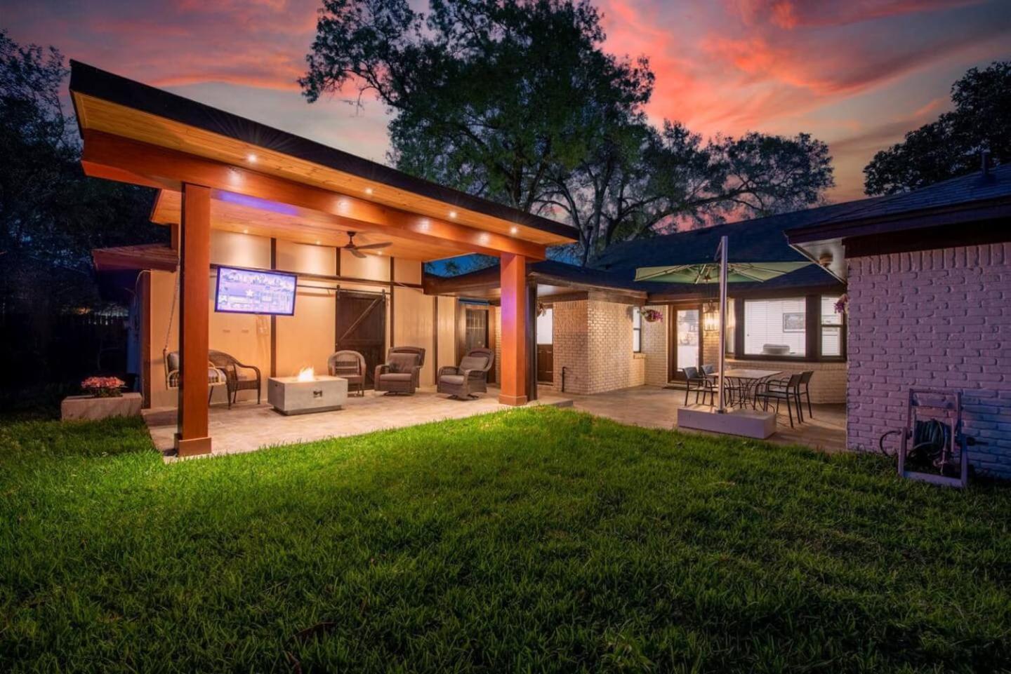 Western Oaks Retreat Хюстън Екстериор снимка