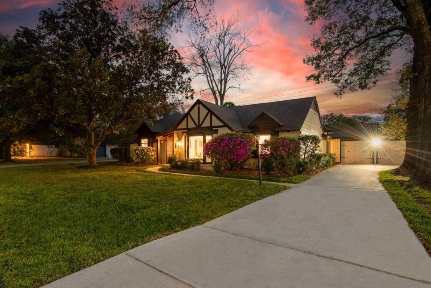 Western Oaks Retreat Хюстън Екстериор снимка